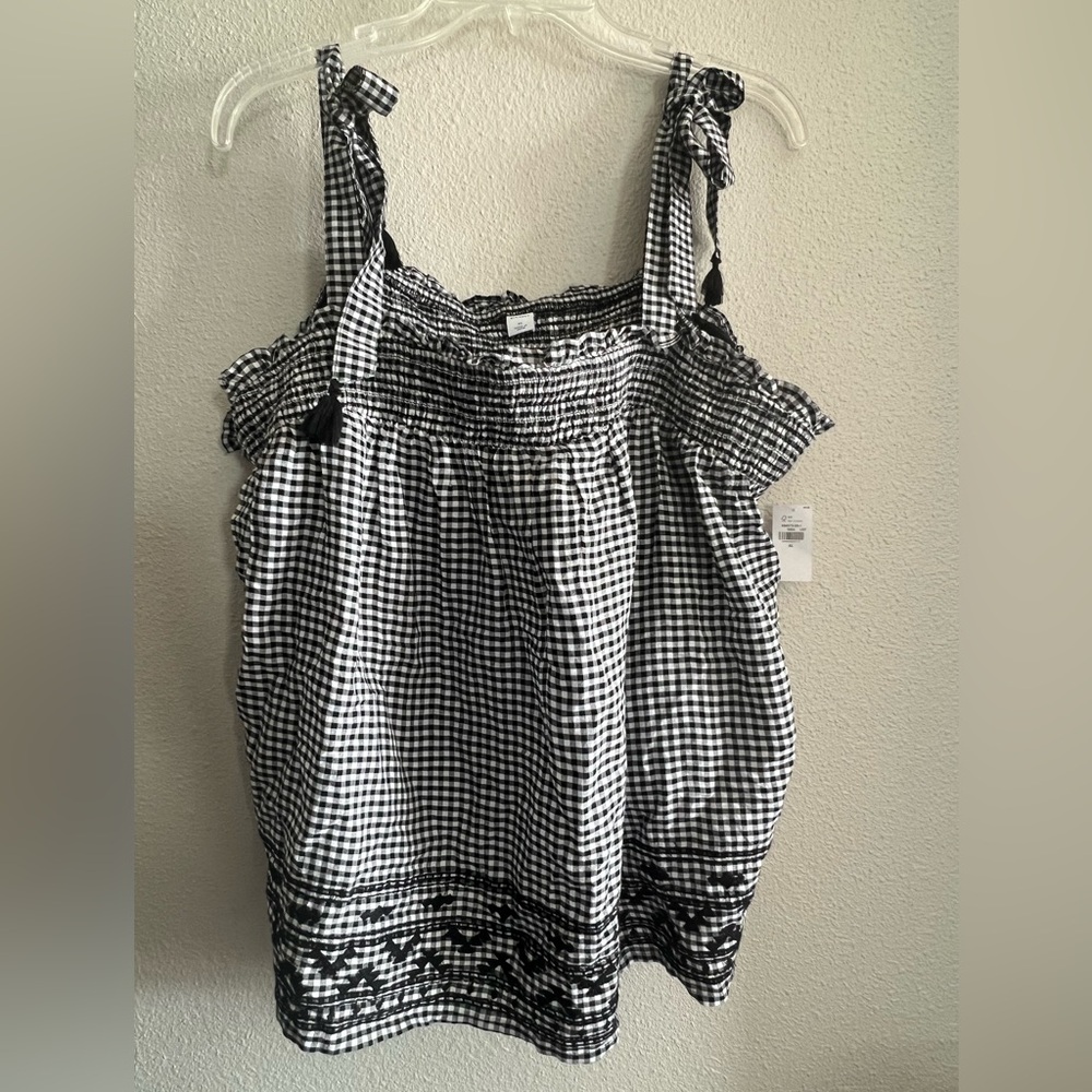 Old Navy Tie Shoulder Tassel top. Black and White Gingham XL